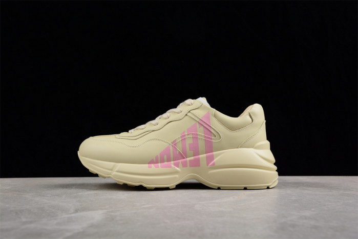 G*u*i* trainer sneaker90