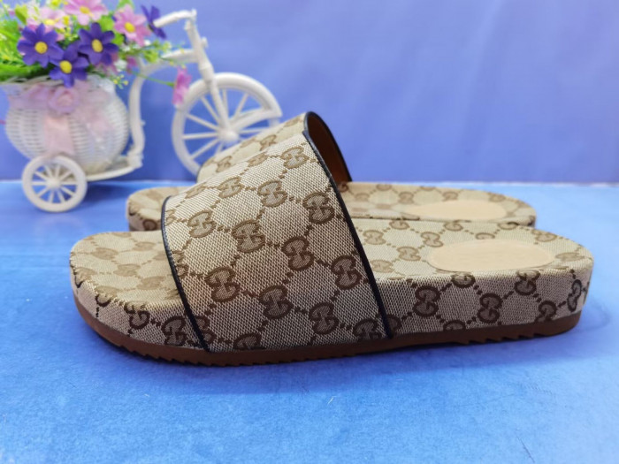 G*u*i* sandal100